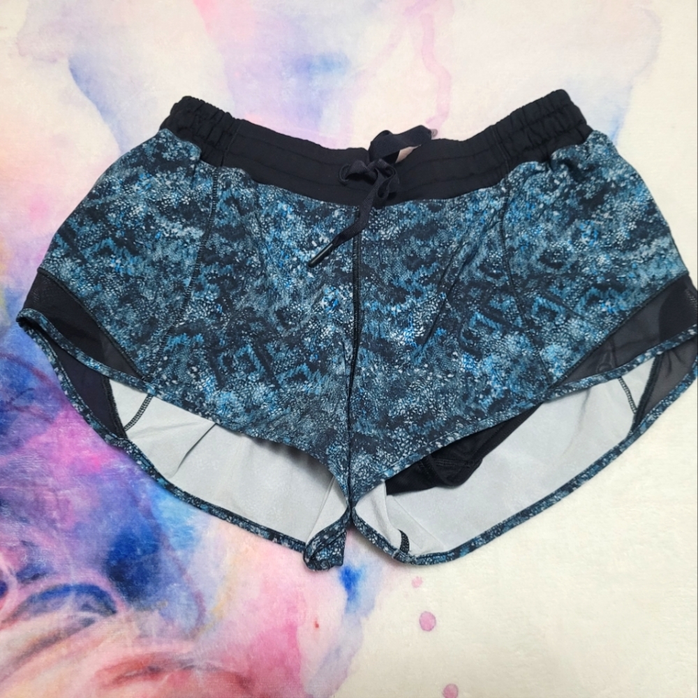 Lululemon hotty hot short 2.5